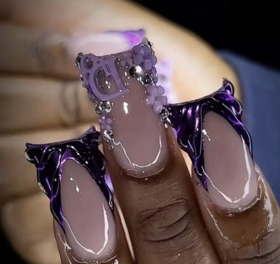 Purple duck nails with 3D ascents 